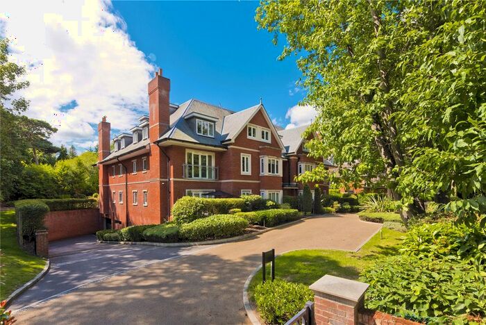 2 Bedroom Flat To Rent In Gower House, Gower Road, Weybridge, Surrey, KT13