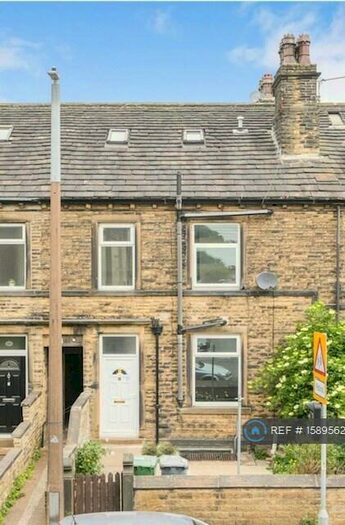 3 Bedroom Terraced House To Rent In West Street, Huddersfield, HD3