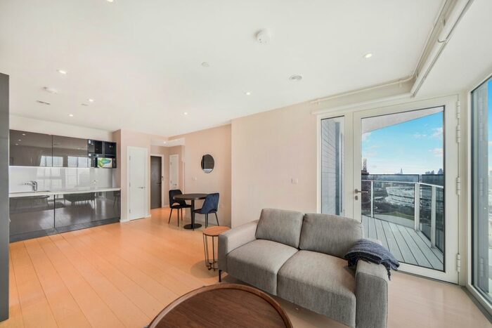 1 Bedroom Flat To Rent In Glasshouse Gardens, Stratford, London, E20