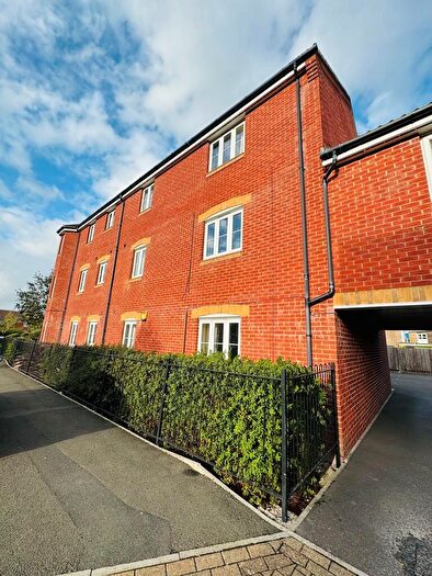 2 Bedroom Flat For Sale In Horsham Road, Park South, SN3