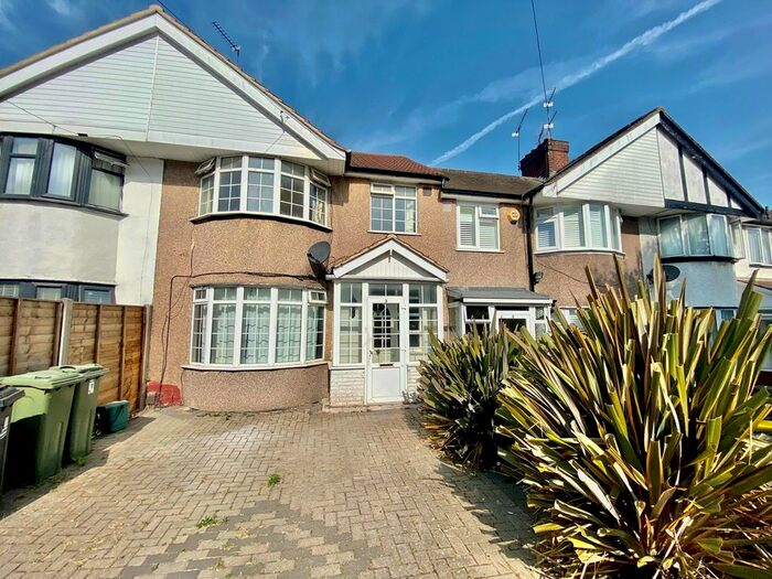 3 Bedroom Property To Rent In Francis Road, Perivale, Greenford, UB6