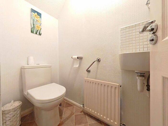 3 Bedroom End Of Terrace House For Sale In Mornington Avenue, Finchampstead, RG40