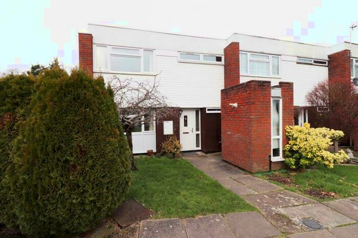 3 Bedroom End Of Terrace House To Rent In Madeira Close, West Byfleet, KT14