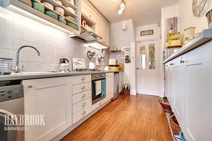 3 Bedroom Semi-Detached House For Sale In Tankersley Lane, Hoyland, S74