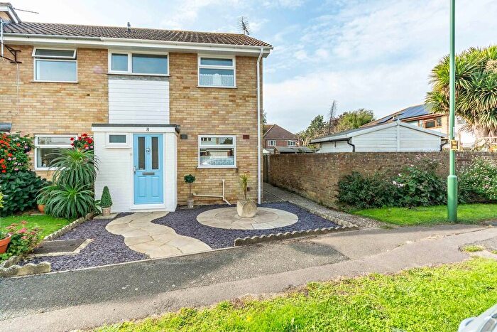 3 Bedroom End Of Terrace House For Sale In Graham Road, Yapton, BN18