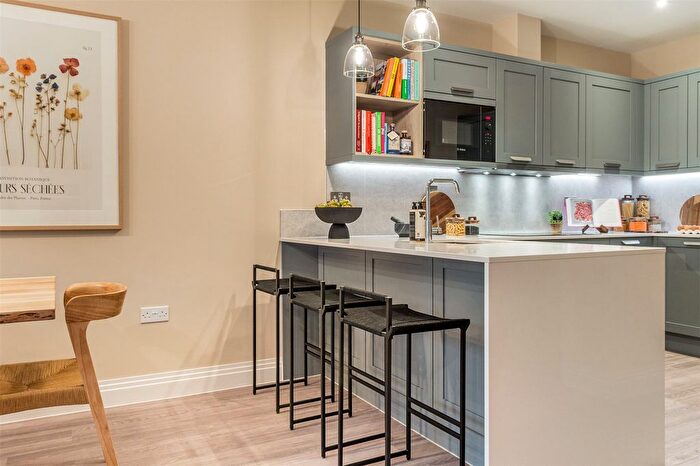 4 Bedroom Terraced House For Sale In Spring Hill, Manor Lane, Maidenhead, SL6
