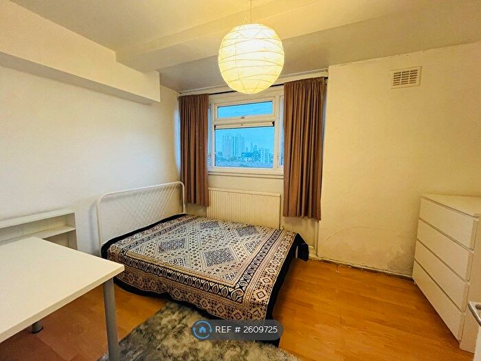3 Bedroom Flat To Rent In Duffel House, London, SE11