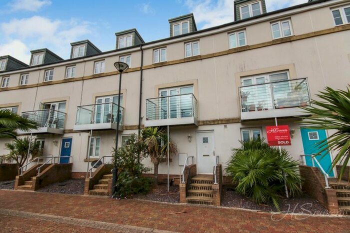 4 Bedroom Terraced House To Rent In Richardson Walk, Torquay, TQ1