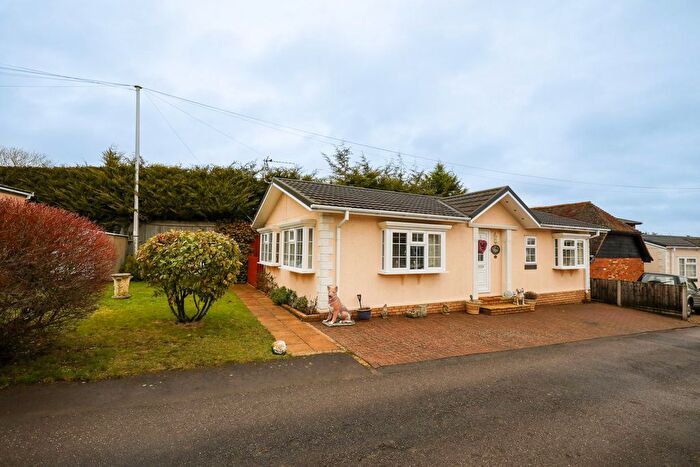 2 Bedroom Park Home For Sale In Layters Green Lane, Chalfont St Peter, SL9