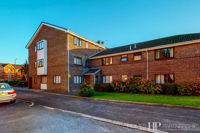 1 Bedroom Flat To Rent In Brighton Road, Crawley, RH10