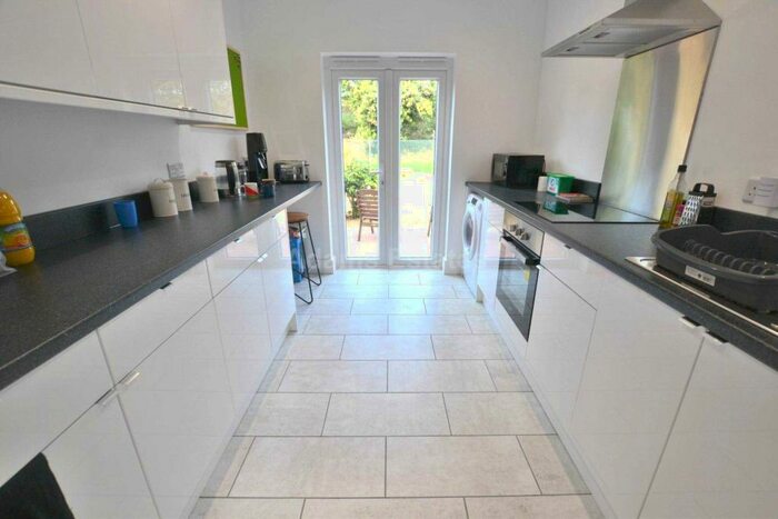 4 Bedroom Terraced House To Rent In Liverpool Road, Reading, RG1