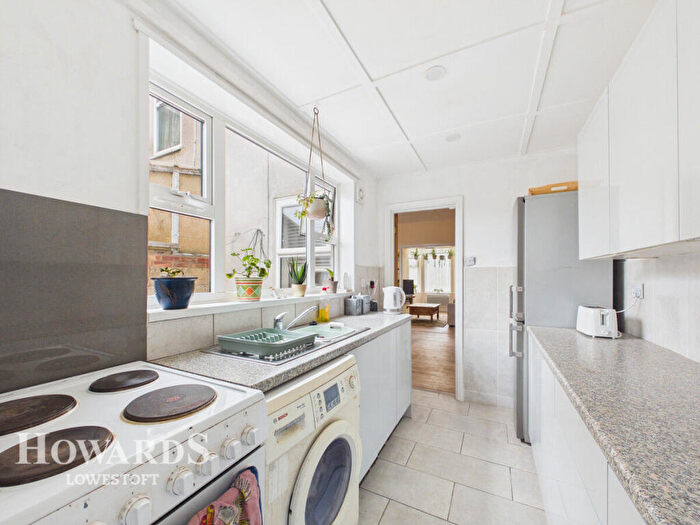 3 Bedroom Terraced House For Sale In London Road, Lowestoft, NR33