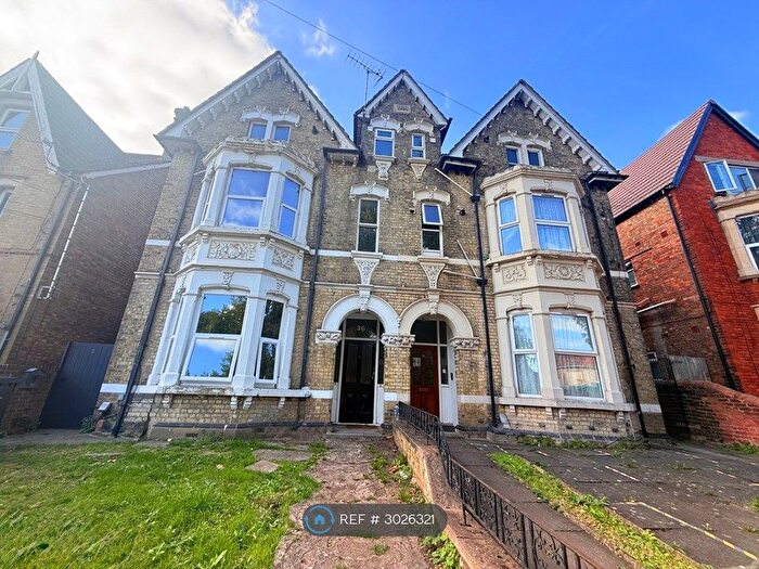 2 Bedroom Flat To Rent In Clapham Road, Bedford, MK41