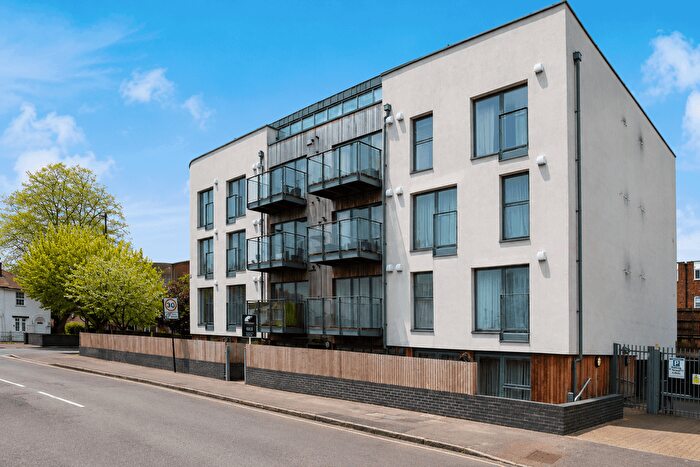1 Bedroom Flat To Rent In Hounslow, TW3