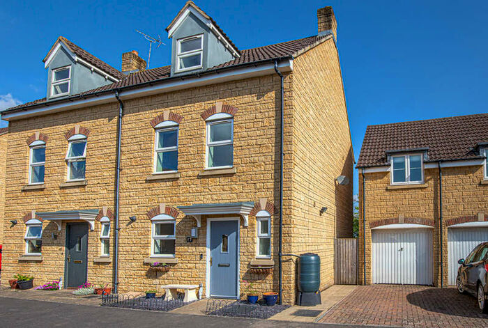 3 Bedroom Semi-Detached House To Rent In Loiret Crescent, Malmesbury, SN16