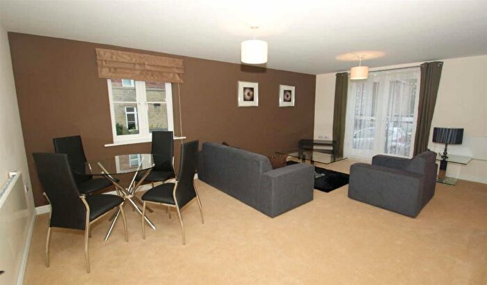 1 Bedroom Flat To Rent In Winker Green, Stanningley Road, LS12