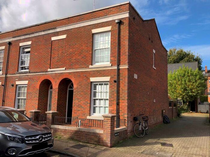 3 Bedroom End Of Terrace House To Rent In Central Winchester, SO23