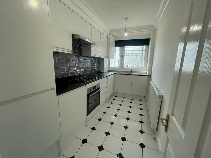 1 Bedroom Flat To Rent In St. Johns Wood Road, London, NW8