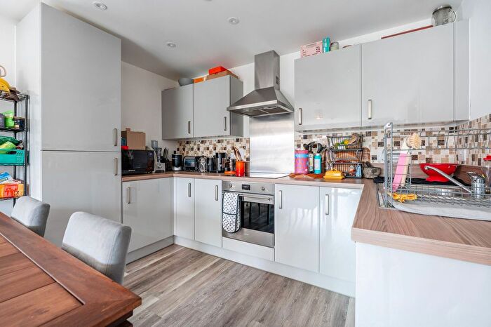 2 Bedroom Flat For Sale In Geoffrey Watling Way, Norwich, NR1