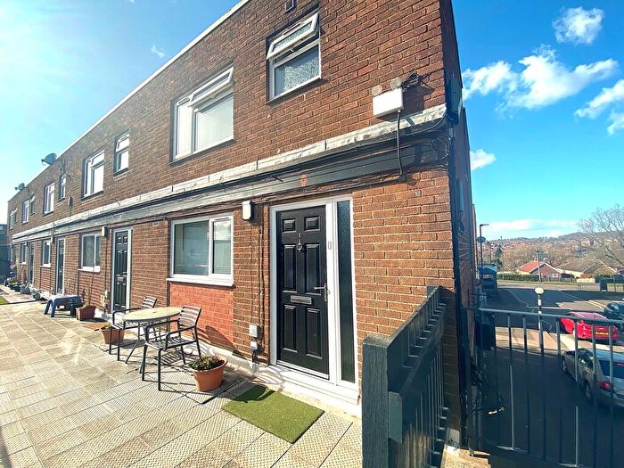 3 Bedroom Apartment For Sale In Park Farm Drive, Allestree, DE22
