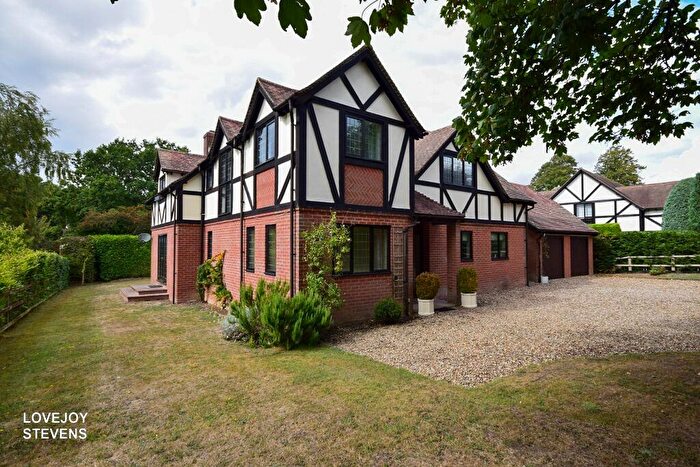 4 Bedroom Detached House For Sale In Oxford Road, Chieveley, RG20