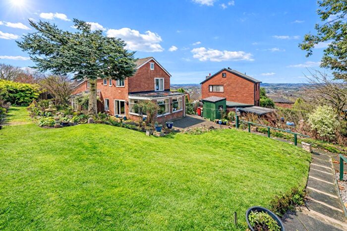 3 Bedroom Semi-Detached House For Sale In Douglas Close, Horwich, BL6