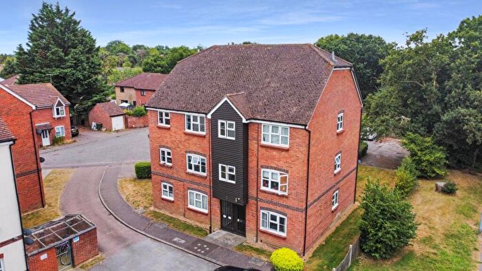2 Bedroom Flat For Sale In Harvard Court, Colchester, CO4