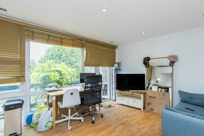 1 Bedroom Flat To Rent In Woburn, Clivedon Court, London, W13