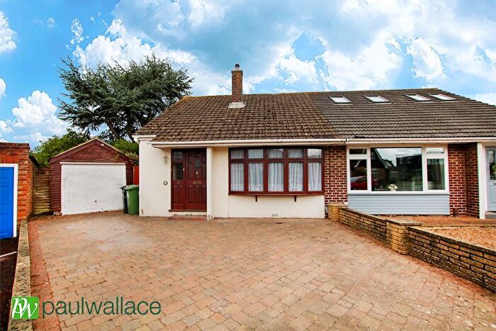 2 Bedroom Bungalow For Sale In Brandon Close, West Cheshunt, EN7