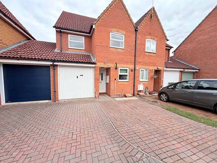 3 Bedroom Property To Rent In Darent Place, Didcot, OX11