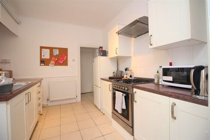 2 Bedroom Flat To Rent In Mayfair Road, Jesmond, Newcastle Upon Tyne, NE2