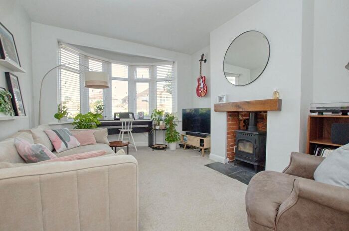 3 Bedroom Semi Detached House For Sale In Chessel Crescent, Southampton, SO19