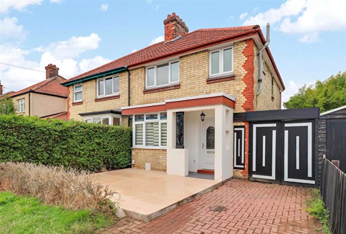 3 Bedroom Semi Detached House For Sale In Coleridge Road, Cambridge, CB1