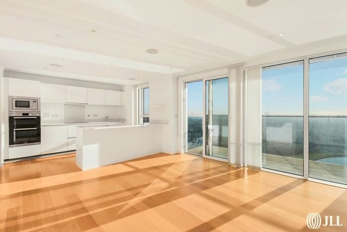 2 Bedroom Flat To Rent In Residence Tower, N4