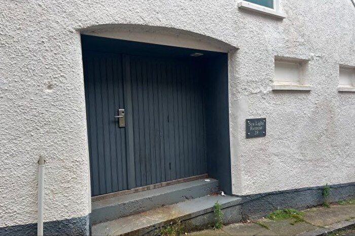 1 Bedroom Flat To Rent In The Strand, Dawlish, EX7