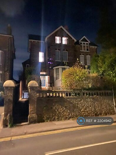 Studio To Rent In Waterden Road, Guildford, GU1