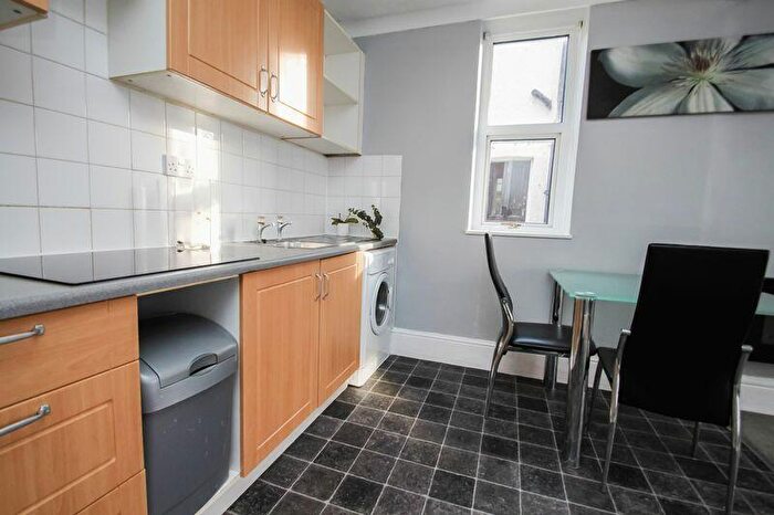 1 Bedroom Flat To Rent In Queens Park Gardens, Bournemouth, BH8