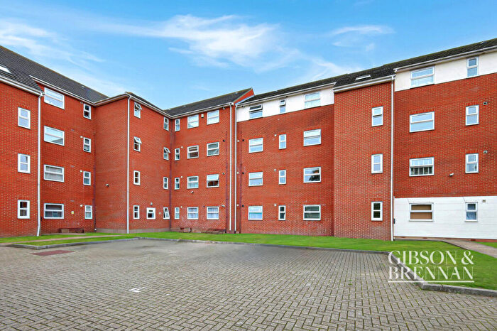 2 Bedroom Apartment For Sale In Clay Hill Road, Basildon, SS16