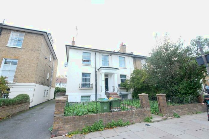 Studio To Rent In Camden Road, London, N7