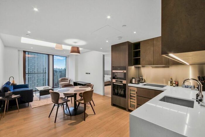 2 Bedroom Flat To Rent In Carnation Way, London, SW8