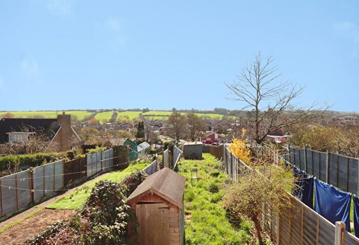 3 Bedroom Terraced House For Sale In Glendon Road, Rothwell, Kettering, NN14