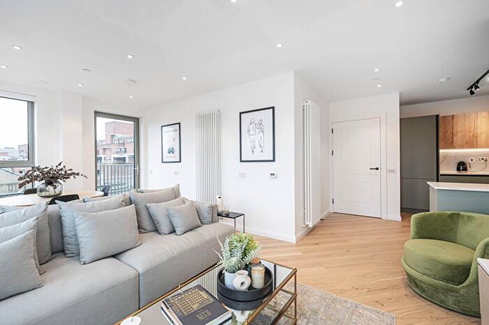1 Bedroom Flat To Rent In Icon Heights, , Wood Green, London, N22