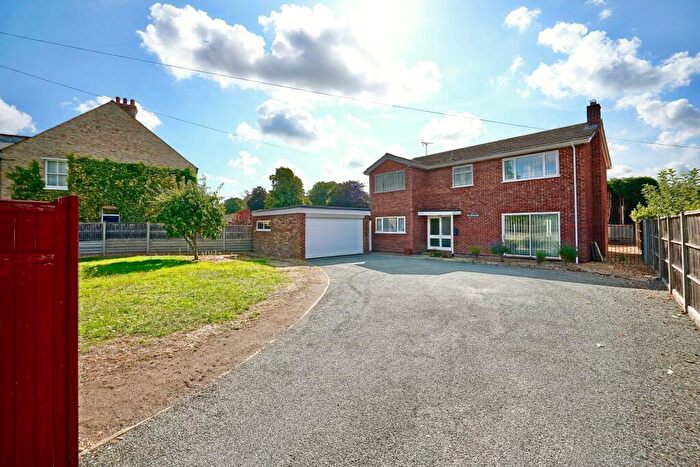 4 Bedroom Detached House For Sale In Longstaff Way, Hartford, Huntingdon, PE29