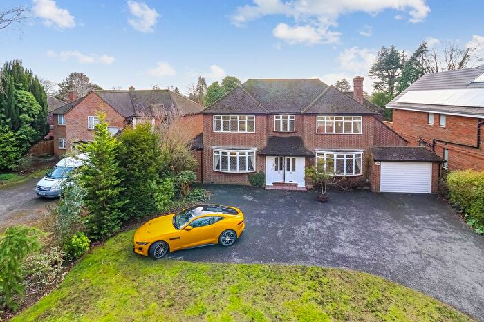 3 Bedroom Detached House For Sale In Nascot Wood Road, Watford, WD17