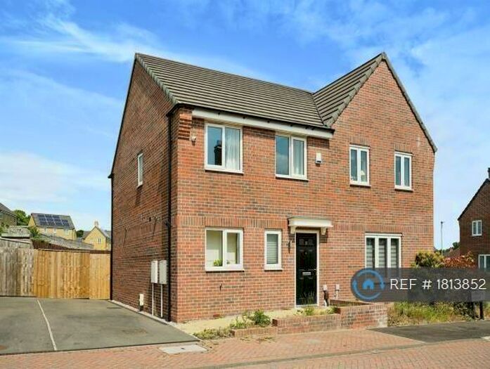 3 Bedroom Semi-Detached House To Rent In Blencartha Crescent, Leeds, LS9