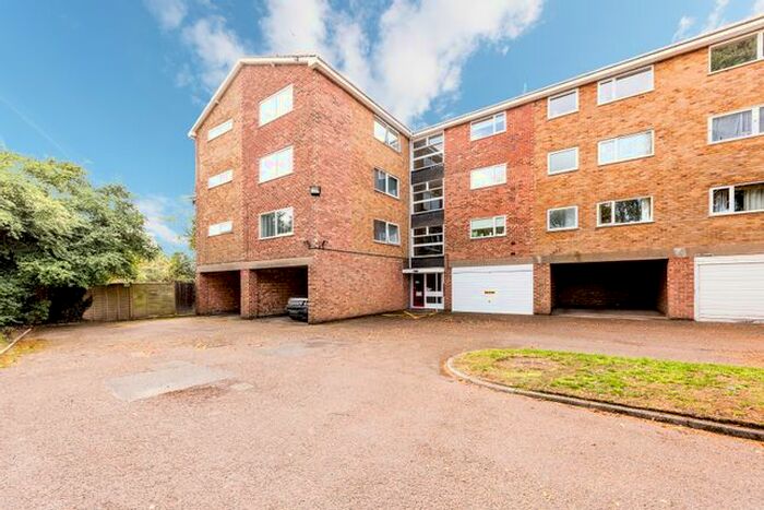 2 Bedroom Flat To Rent In Woodleigh Court, Redditch Road, Kings Norton B38