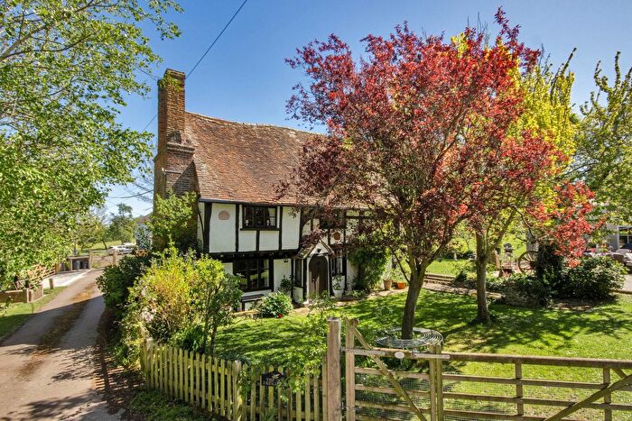 4 Bedroom Detached House For Sale In Dean Bottom, South Darenth, Dartford, Kent, DA4