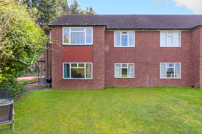 2 Bedroom Maisonette To Rent In Woodfield Road, Ashtead, KT21