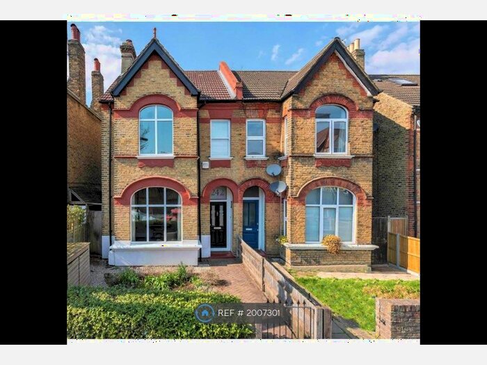 2 Bedroom Flat To Rent In Upland Road, London, SE22
