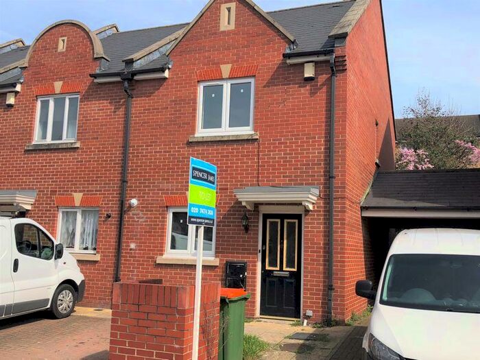 3 Bedroom Semi-Detached House To Rent In Barge House Road, London, E16